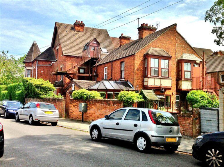 Hepworth House in Bedford Sold to FirstTime Buyer Redwoods Dowling Kerr